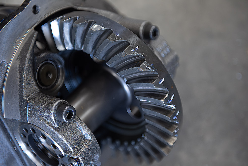 Ford 9-inch rearend combines a modular third-member and large ring gear, perfect for quick service and high-performance builds. Ford 9-inch rearend combines a modular third-member and large ring gear, perfect for quick service and high-performance builds.